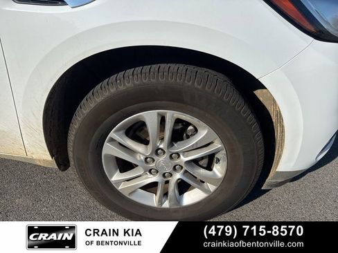 Used 2020 Buick Enclave Essence AWD/4WD image 6