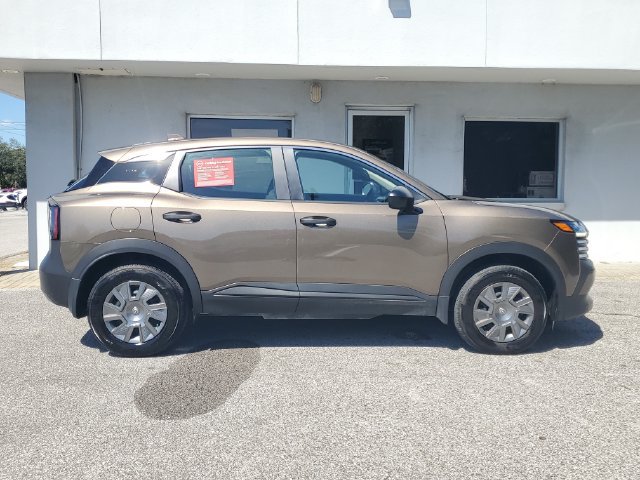 Certified 2025 Nissan Kicks S FWD image 5