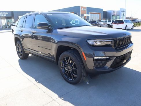 New 2025 Jeep Grand Cherokee Limited image 1