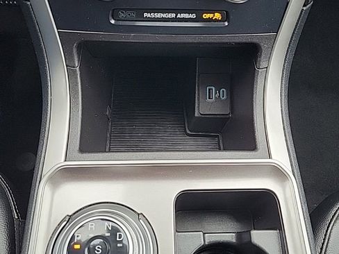 Used 2023 Ford Edge SEL image 8