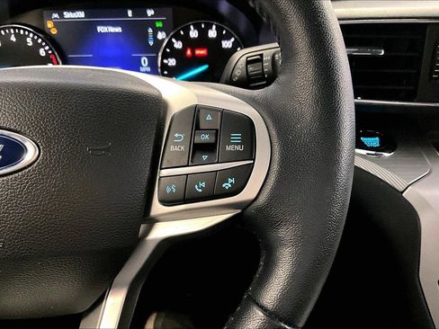Used 2022 Ford Explorer XLT w/ Equipment Group 202A image 18