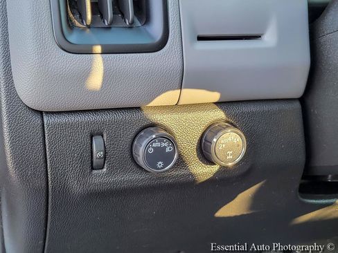 Used 2018 Chevrolet Colorado LT AWD/4WD image 15
