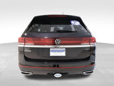 Used 2026 Volkswagen Atlas SE AWD/4WD image 3