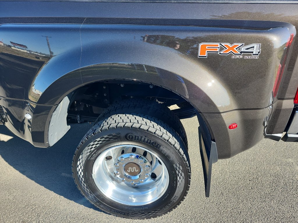 Used 2025 Ford F450 King Ranch w/ Chrome Package AWD/4WD image 3