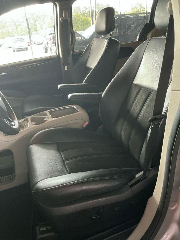 Used 2019 Dodge Grand Caravan SXT FWD image 11