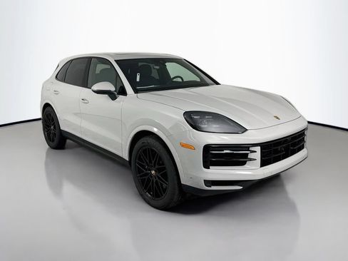 Certified 2025 Porsche Cayenne AWD/4WD image 7