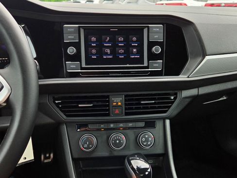 Used 2023 Volkswagen Jetta Sport FWD image 31