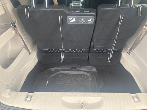 Used 2018 Chrysler Pacifica Touring-L image 6