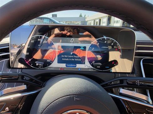 New 2026 Mercedes-Benz E 350 4MATIC Sedan image 15