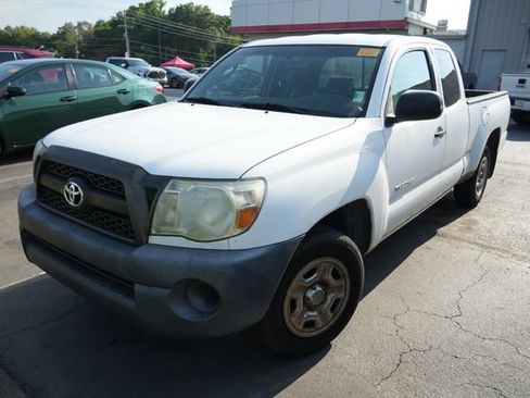 Used 2011 Toyota Tacoma 2WD Access Cab w/ Convenience Pkg image 7