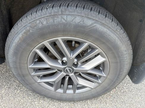Used 2025 Nissan Rogue S FWD image 4