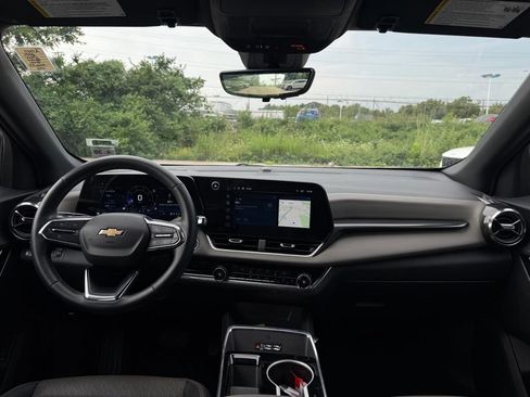 Used 2025 Chevrolet Equinox LT w/ Convenience Package II AWD/4WD image 27