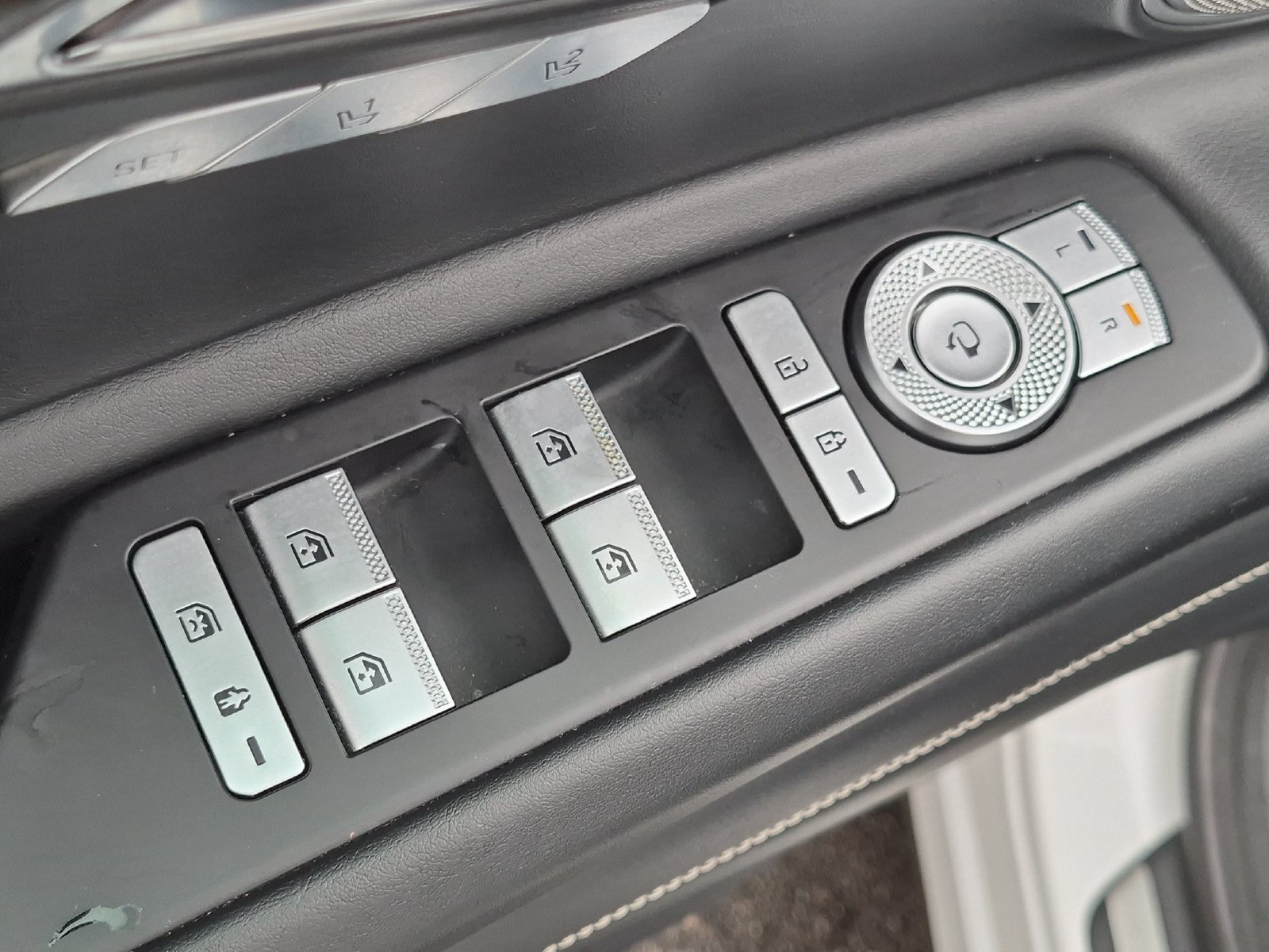 Used 2022 Genesis GV80 3.5T Advanced + AWD/4WD image 13