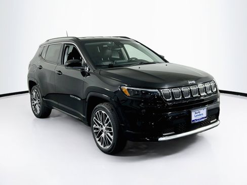 Used 2022 Jeep Compass Limited w/ Elite Group AWD/4WD image 3