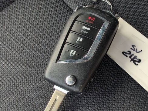 Used 2020 Toyota Corolla LE image 30