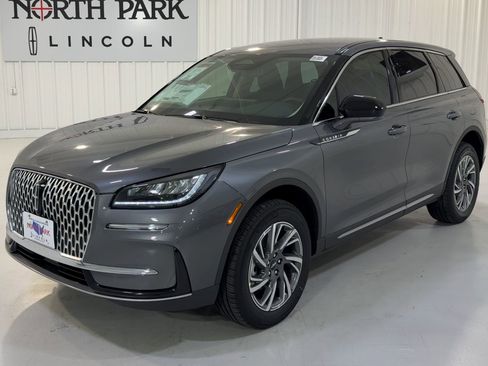 New 2026 Lincoln Corsair Premiere FWD image 5