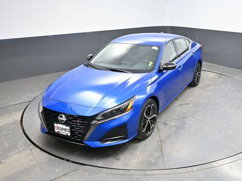 Used 2025 Nissan Altima 2.5 SR image 22