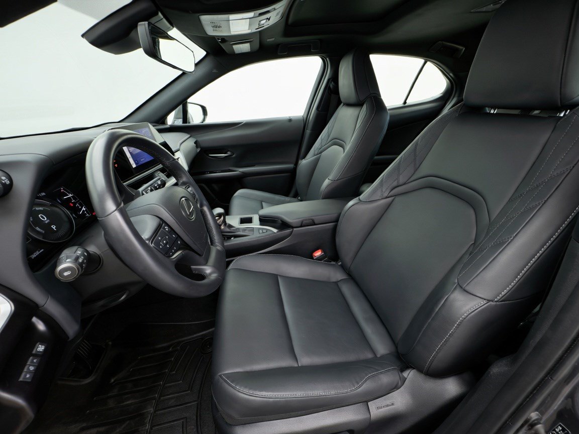 Used 2024 Lexus UX 250h FWD image 13