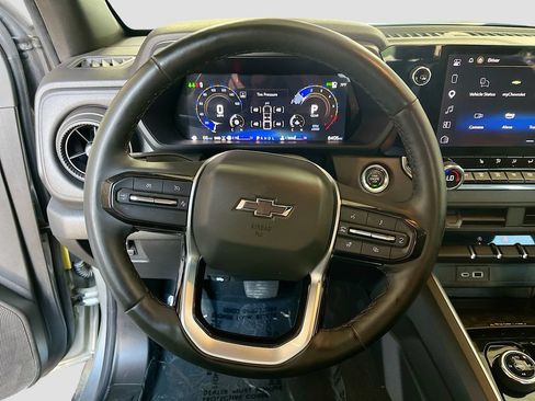 Used 2025 Chevrolet Colorado Trail Boss AWD/4WD image 11