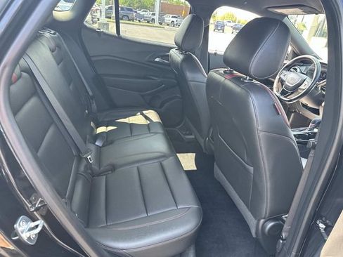 Used 2024 Chevrolet Trax RS w/ Driver Confidence Package FWD image 24