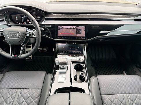Used 2025 Audi S8 image 22