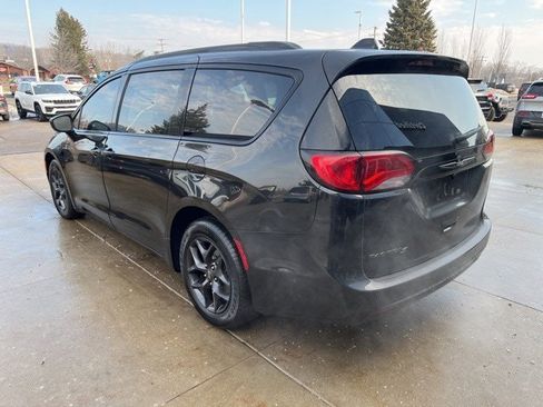 Certified 2019 Chrysler Pacifica Touring-L Plus w/ Advanced Safetytec Group image 4