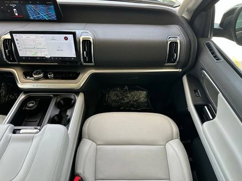 Used 2025 Ford Expedition Max Platinum w/ Driver's Package AWD/4WD image 13