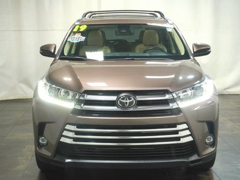 Used 2019 Toyota Highlander Limited AWD/4WD image 10