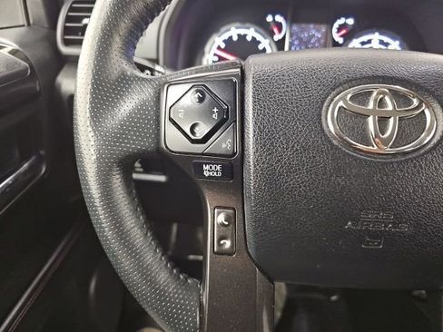 Used 2020 Toyota 4Runner TRD Off-Road image 18