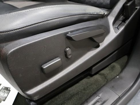 Used 2016 Chevrolet Colorado Z71 image 12