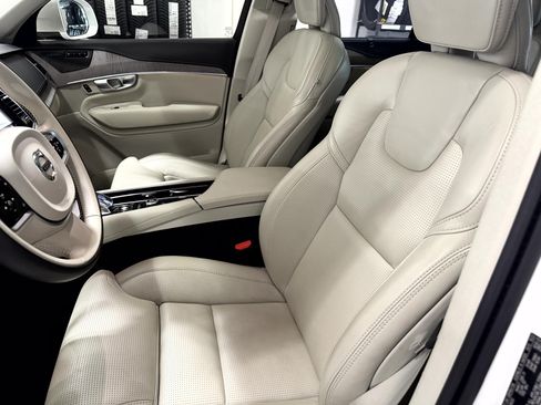 Used 2024 Volvo XC90 B6 Ultimate w/ Protection Package AWD/4WD image 12