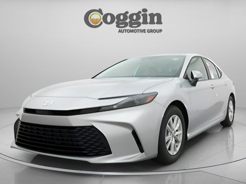 Used 2026 Toyota Camry LE w/ Convenience Package FWD image 32
