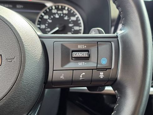 Used 2025 Nissan Pathfinder SV FWD image 28