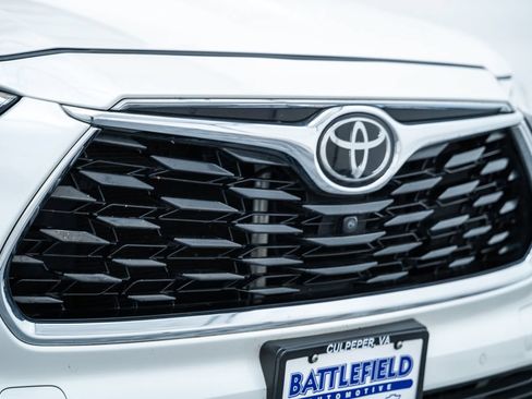 Used 2021 Toyota Highlander Limited AWD/4WD image 13