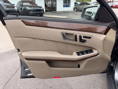 Used 2010 Mercedes-Benz E 350 Sedan image 11