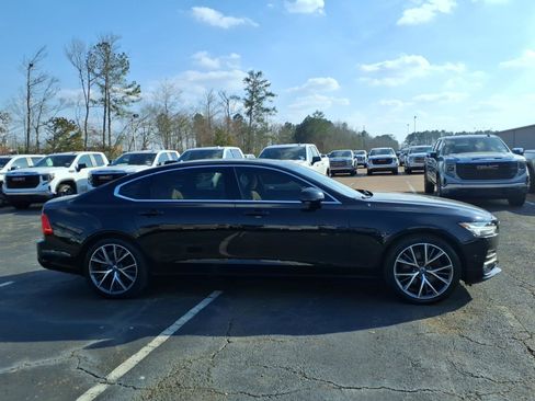 Used 2018 Volvo S90 T5 Momentum w/ Convenience Package image 3
