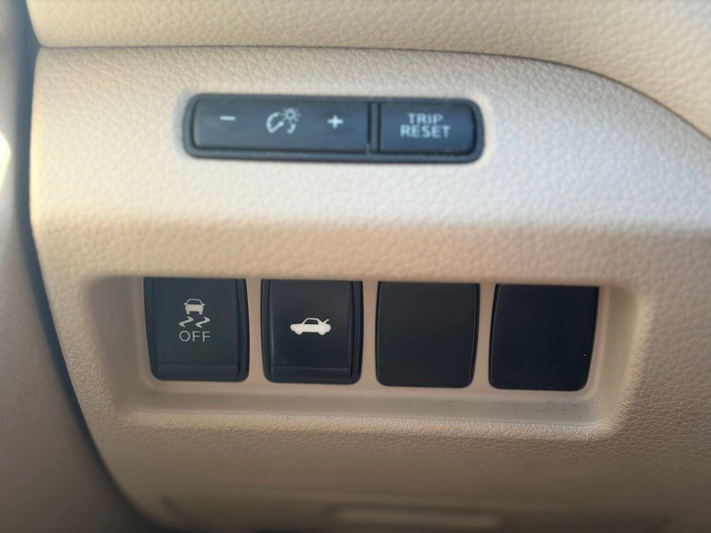 Used 2013 Nissan Altima 3.5 SV w/ Navigation Pkg FWD image 28