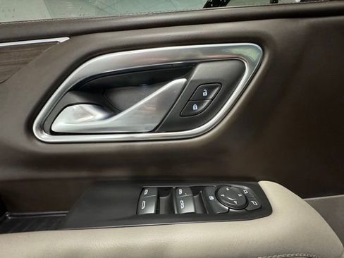 Used 2022 GMC Yukon XL SLE image 14