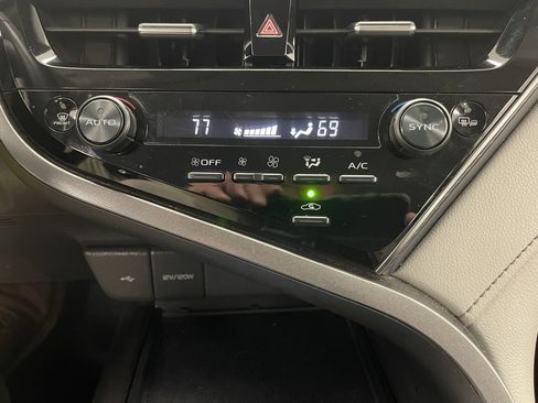 Used 2024 Toyota Camry SE image 26