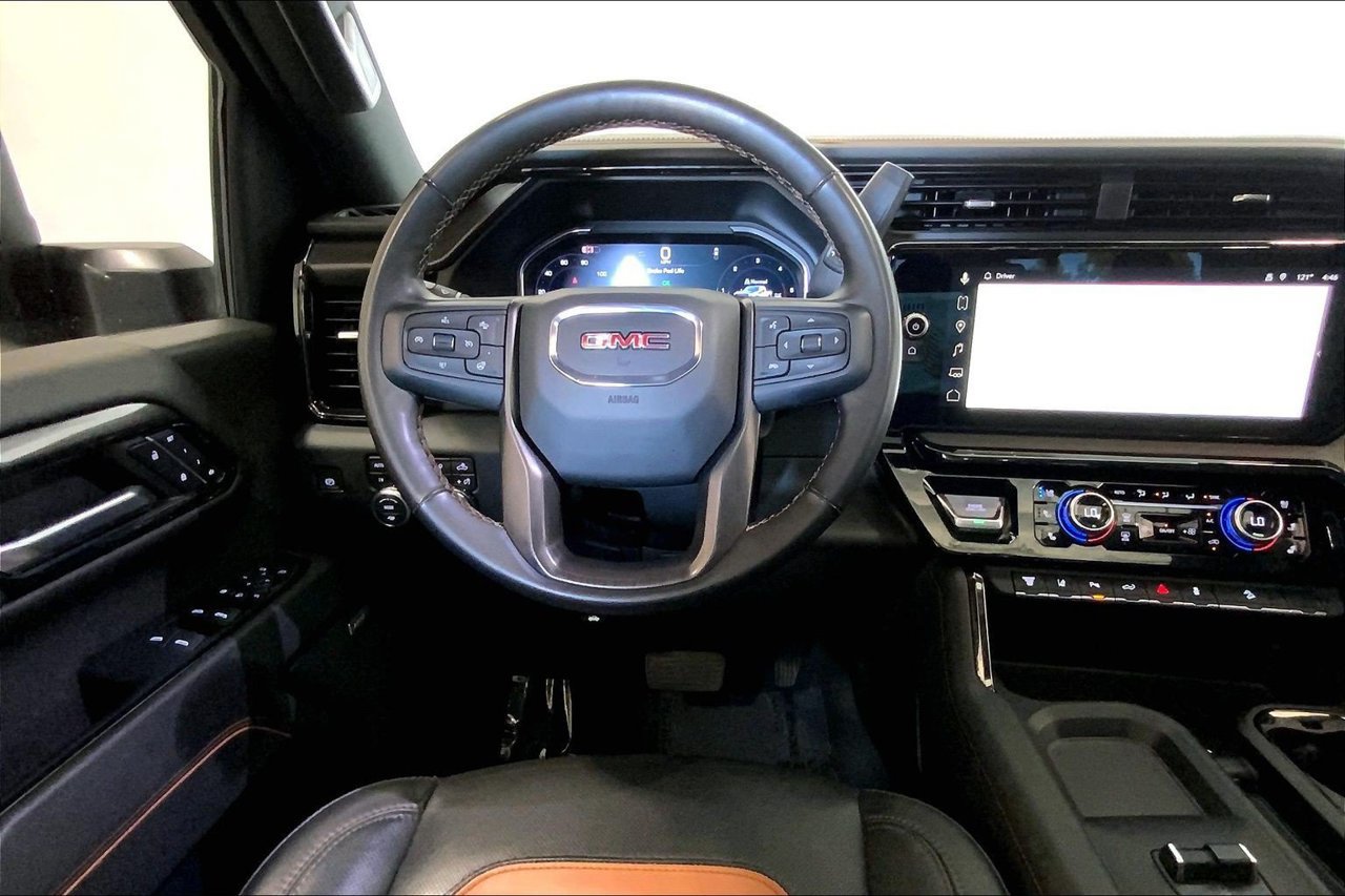 Used 2024 GMC Sierra 2500 AT4 w/ AT4 Premium Plus Package AWD/4WD image 4
