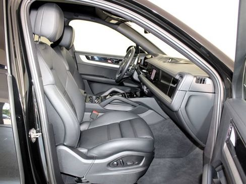 Certified 2026 Porsche Cayenne S AWD/4WD image 26