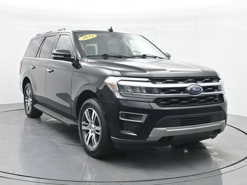 Used 2023 Ford Expedition Limited image 4