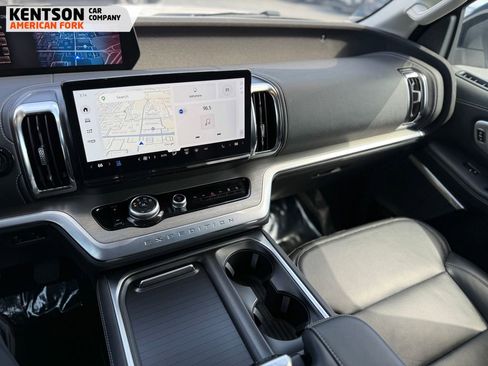 Used 2025 Ford Expedition Max Platinum AWD/4WD image 24