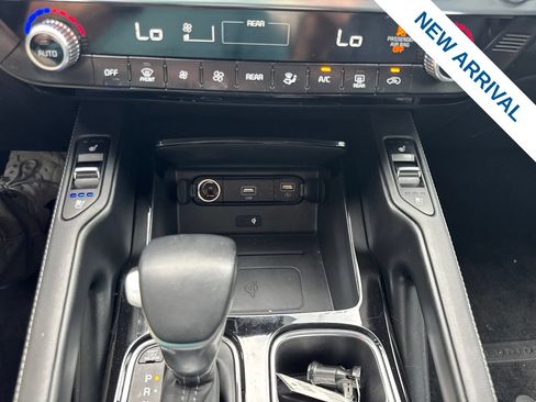 Used 2022 Kia Telluride SX w/ SX Prestige Package AWD/4WD image 31