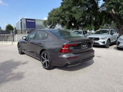 Certified 2025 Volvo S60 B5 Plus w/ Protection Package Premier FWD image 4