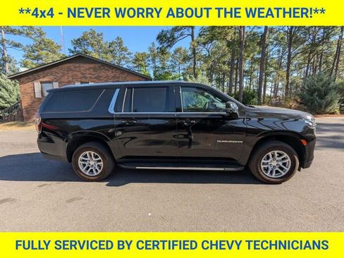 Used 2023 Chevrolet Suburban LT w/ Luxury Package RWD image 3