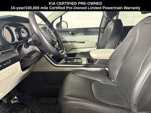 Certified 2023 Kia Carnival LX image 4