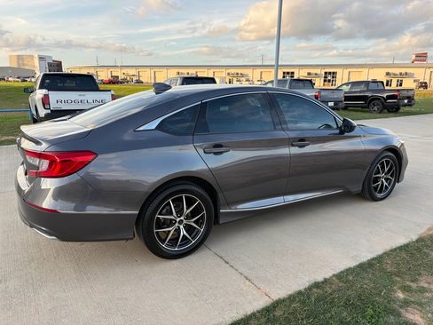 Certified 2019 Honda Accord EX image 8