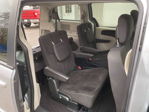 Used 2017 Dodge Grand Caravan SE w/ Power Window Group image 25