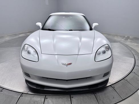 Used 2007 Chevrolet Corvette Coupe w/ Preferred Equipment Group RWD image 2